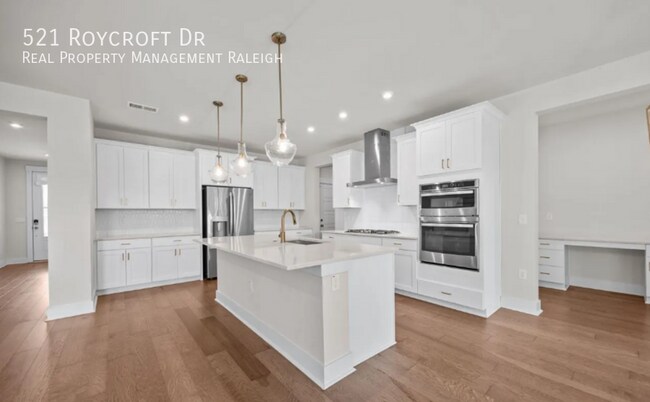 Foto del edificio - 521 Roycroft Dr