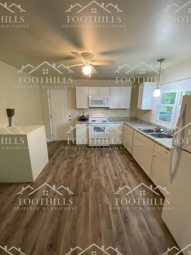 Foto del edificio - Quaint 2 bedroom, 1 bathroom single-family...