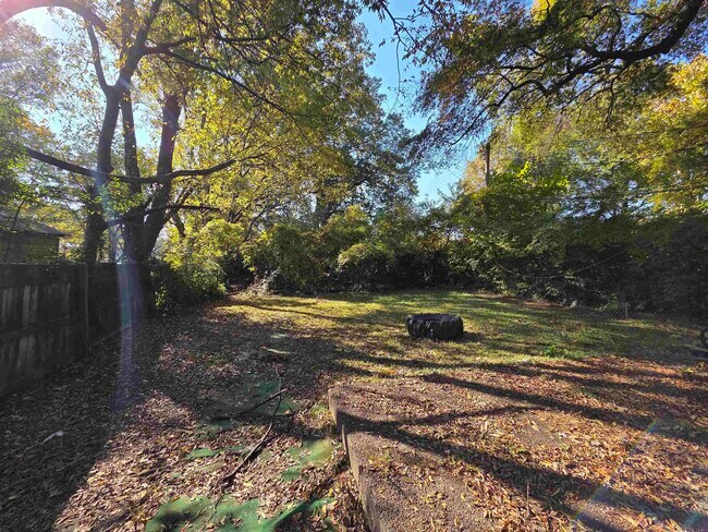 Foto del edificio - 3443 Rosamond Ave