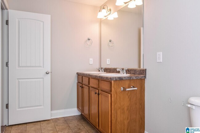 Building Photo - 139 Bermuda Lakes Dr