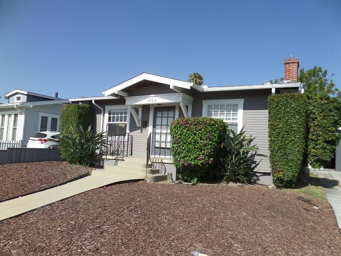Foto principal - 2 bedroom 1 bathroom Craftsman Home locate...