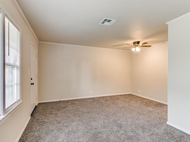 Building Photo - 2221 Churchill Pl