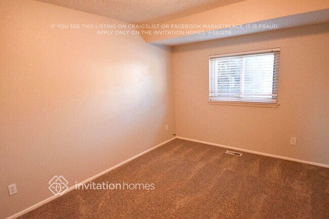 Foto del edificio - 9581 W Lake Ave