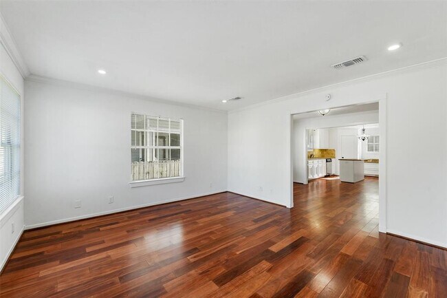 Foto del edificio - 1542 Waverly St