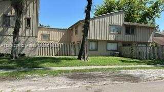 Foto principal - 5630 NW 21st St