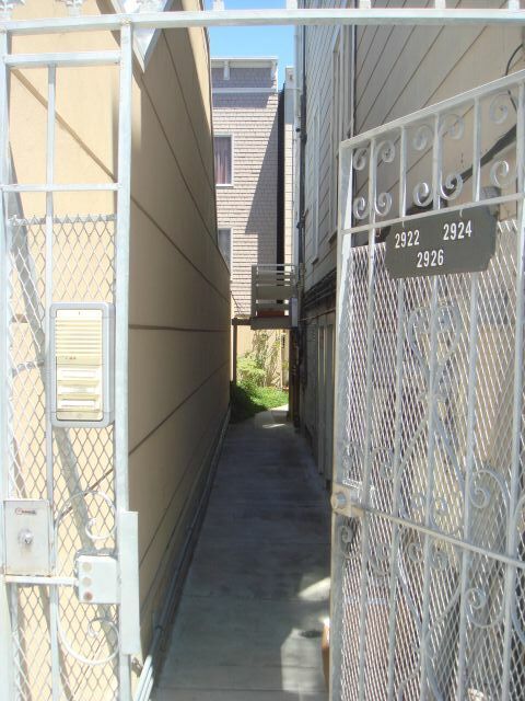 Building Photo - 2914 Larkin St