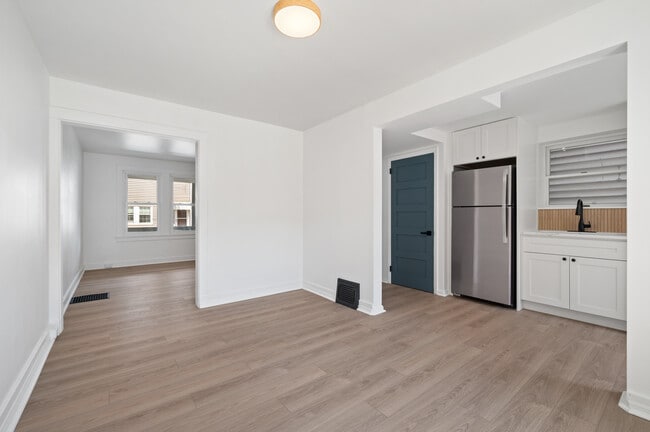 Building Photo - 417 Dargan St
