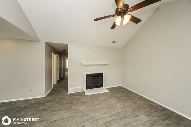 Building Photo - 4557 Summer Creek, Memphis, TN 38141