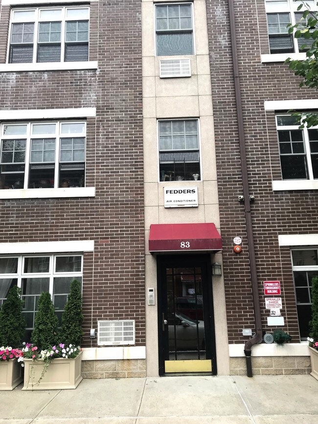 Foto del edificio - 83 E 28th St