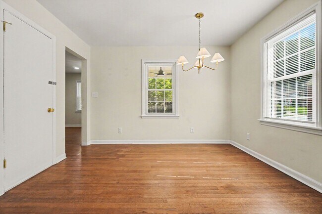 Foto del edificio - 490 Lynnhaven Dr SW