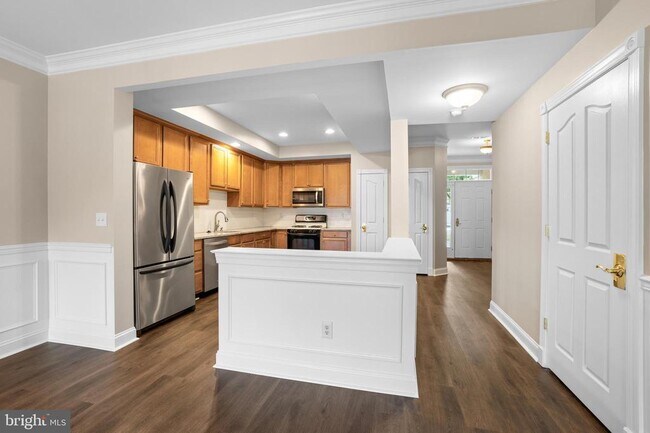 Building Photo - 374 Brittany Ct