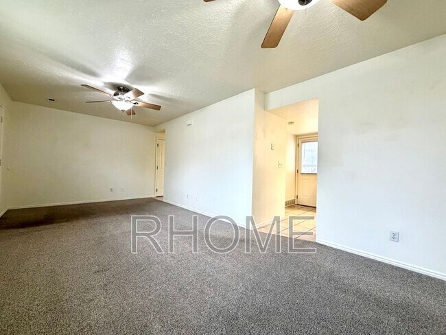 Foto del edificio - 326 Fenton Ave