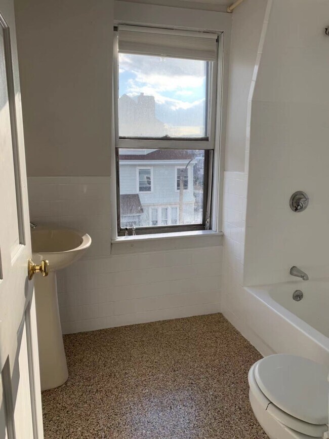 Unit 2 - 32 E Cottage St