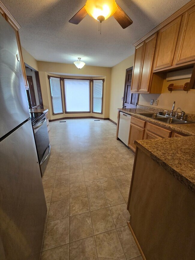 Building Photo - Great Home in a Cul-de-sac For Rent.