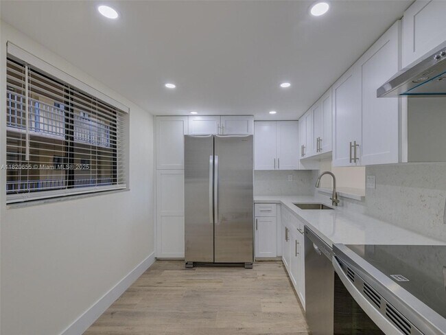 Foto del edificio - 8625 NW 8th St