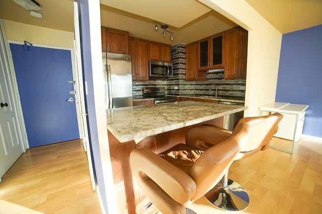 Foto del edificio - 6301 N Sheridan Rd