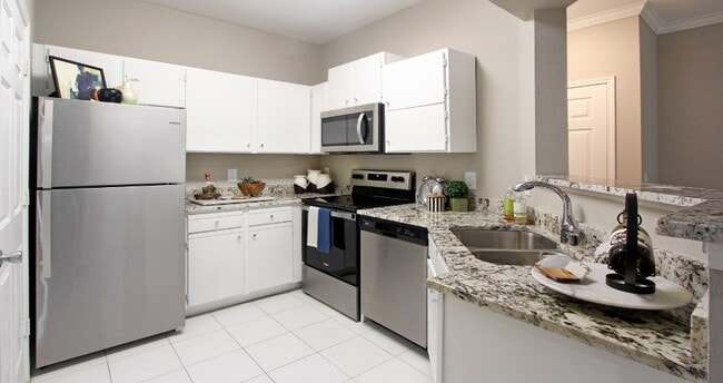 Building Photo - Breckenridge Apartments