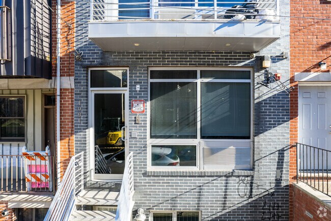 Entrada - 1931 N 18th Street