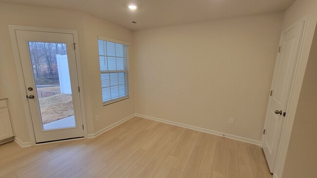 Foto del edificio - 3 bed, 2.5 Bath Townhome Available in Reid...