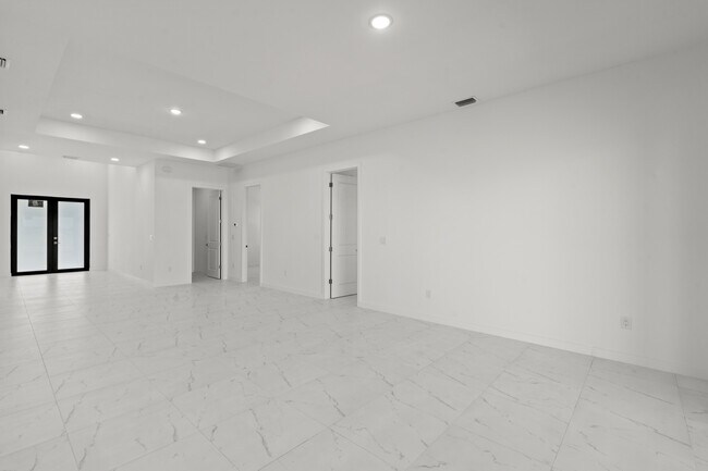 Building Photo - 3927 NW 40th Terrace