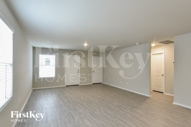 Building Photo - 5107 Hornbeck Hts