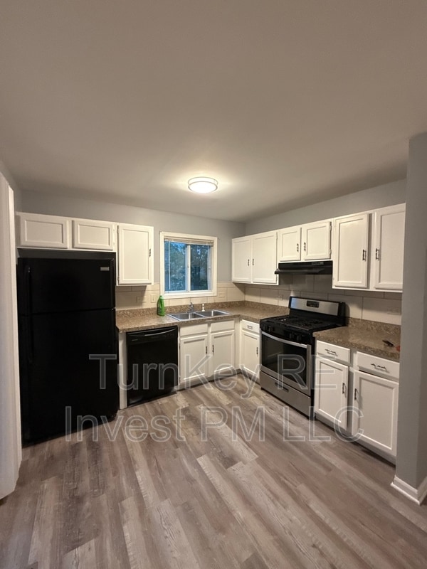 Building Photo - 1481 Andover Dr