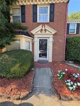 Building Photo - 410 Forestgate Ct