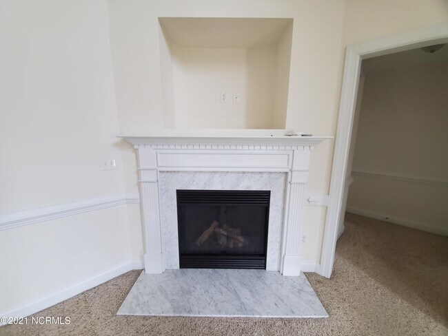 Foto del edificio - 749 Fox Chase Ln