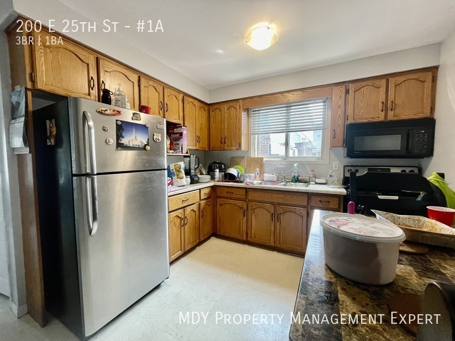 Primary Photo - Charming upper unit available!