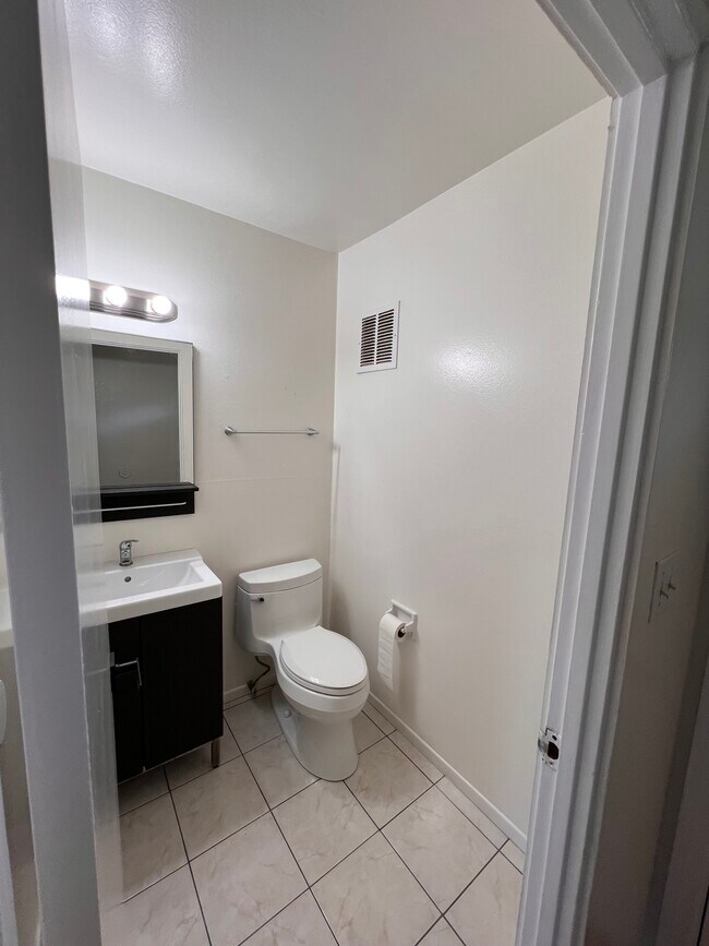 Foto del edificio - 5741 Erlanger St