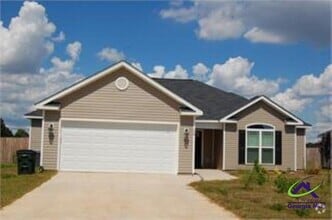 Building Photo - 120 Raymond Cir