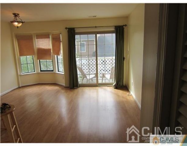 Foto del edificio - 130 Longfield Ct
