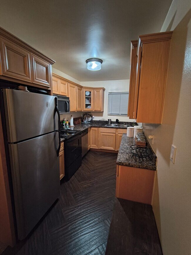 Building Photo - PERFECTLY LOCATED 1BD/1BA CONDO IN PACIFIC...