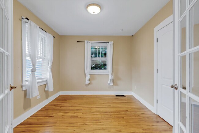 Building Photo - 4994 Julian St