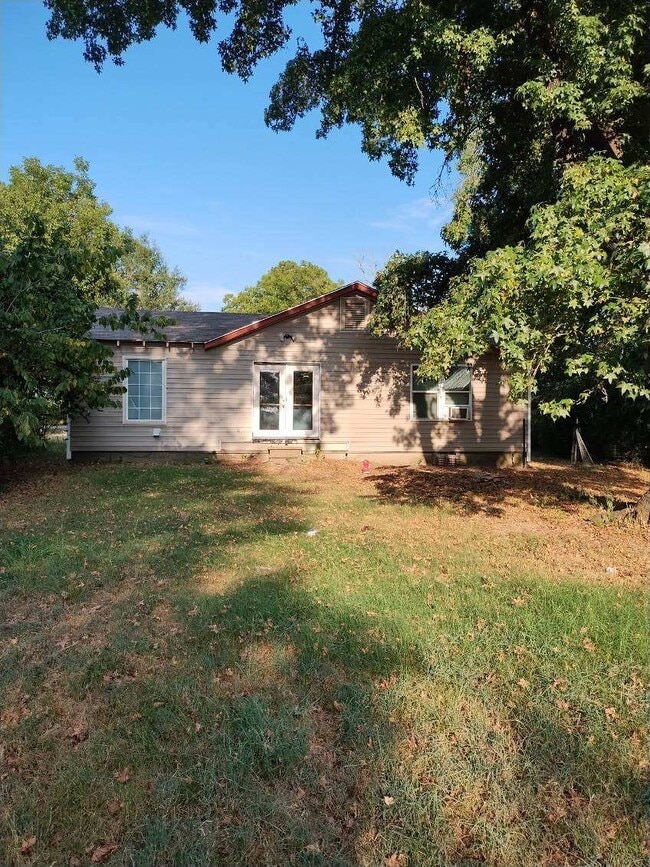 Building Photo - 140 FM 911 N