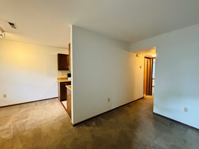 Foto del edificio - 2 Bedroom 1 Bath Condo