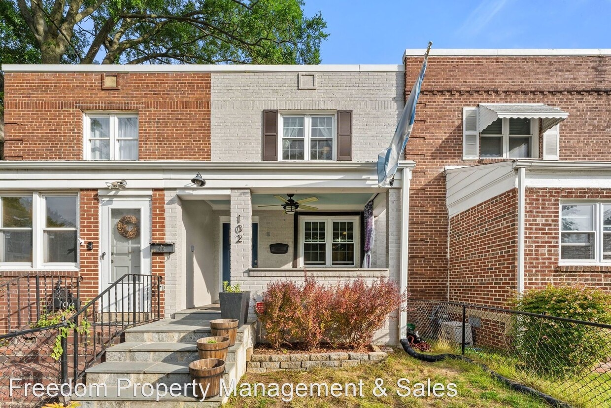 Foto principal - 3 br, 2 bath House - 102 Lynhaven Dr.