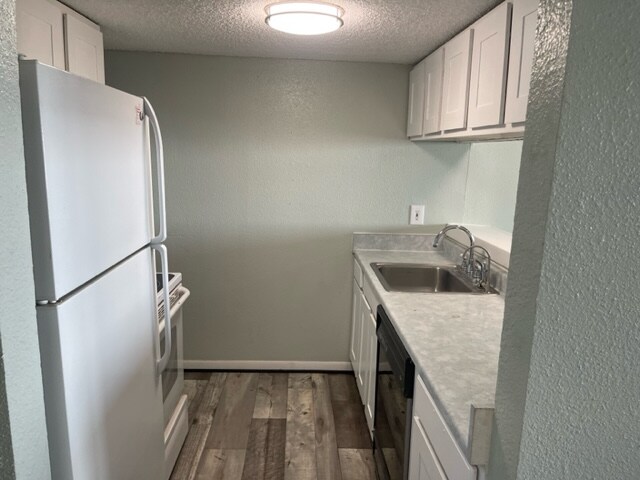 Foto del edificio - 325 Carolcrest Ln