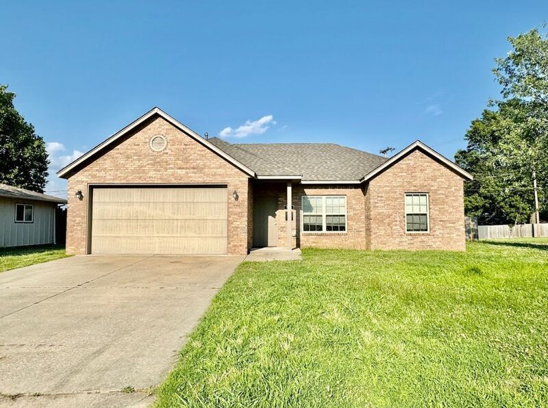 705 N Moccasin St, Sapulpa, OK 74066 House Rental in Sapulpa, OK