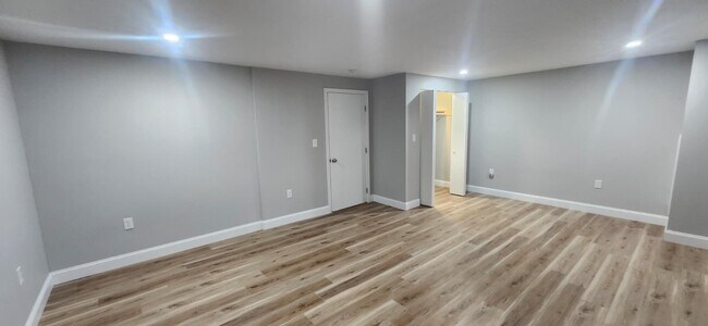 Foto del edificio - 255 Pine Rock Ave