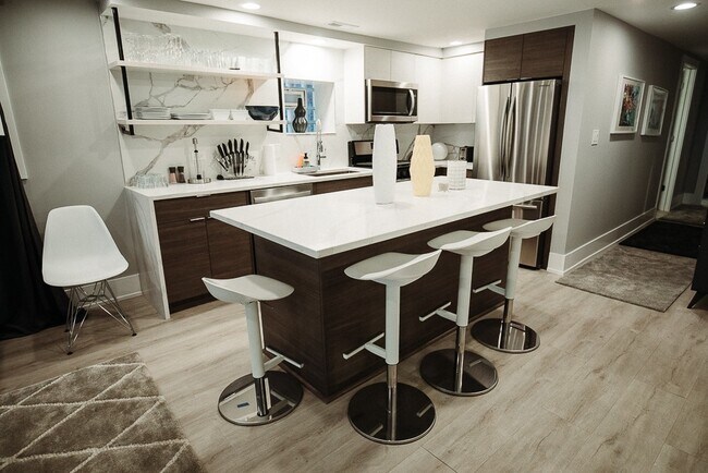 Foto del edificio - 1120 N Oakley Blvd