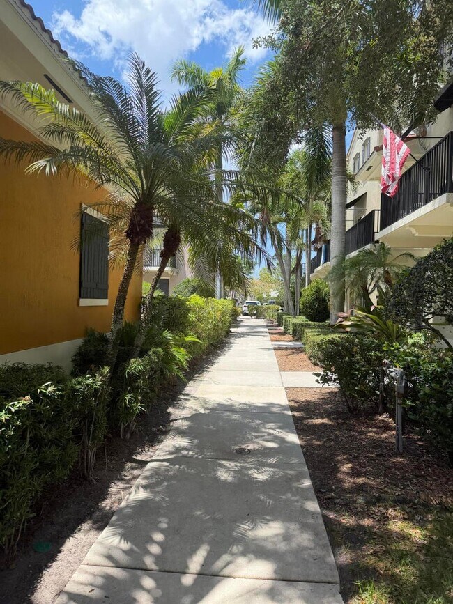 Foto del edificio - 132 Greenwich Cir