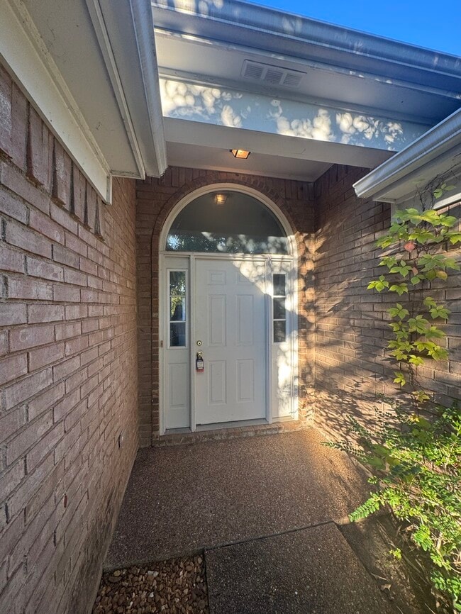 Building Photo - 2817 Misty Bay Dr