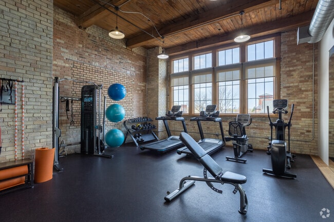 Fitness Center - Amazon Apartments