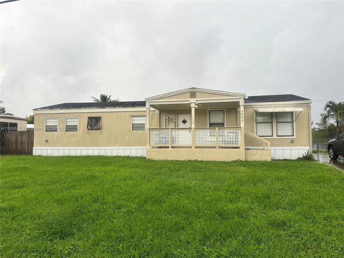 Foto principal - 3082 Hibiscus Cir