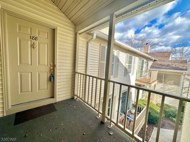 Foto del edificio - 188 Jamestown Rd