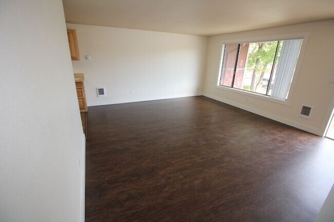 Interior Photo - Gallatin Village