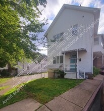 Building Photo - 262 Gilligan St