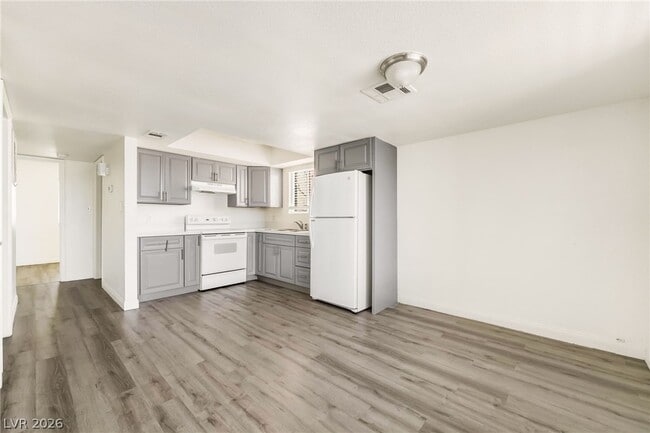 Building Photo - 5303 Del Gado Dr