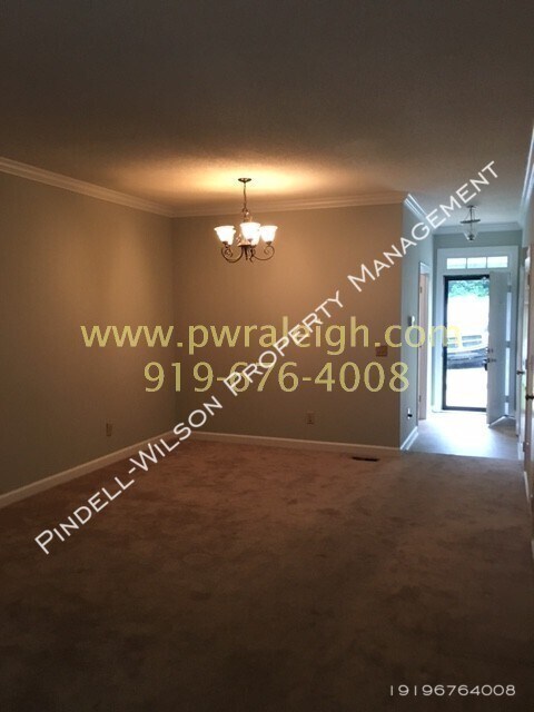 Foto del edificio - 6144 Loch Laural Ln